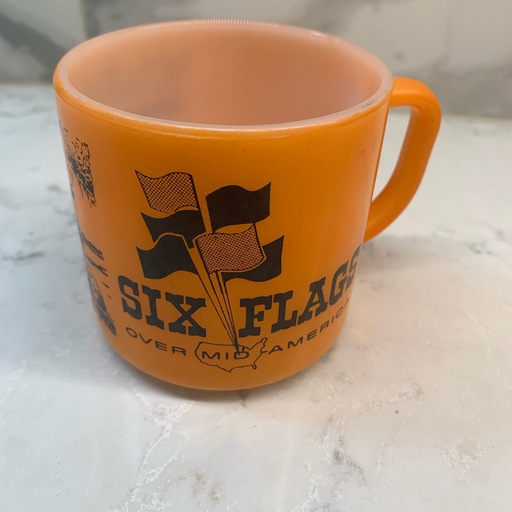RARE Vintage Milk Glass Orange Six Flags Coffee Mug Cup​